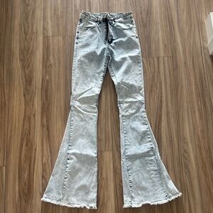 Light Wash Flared Women’s Jeans